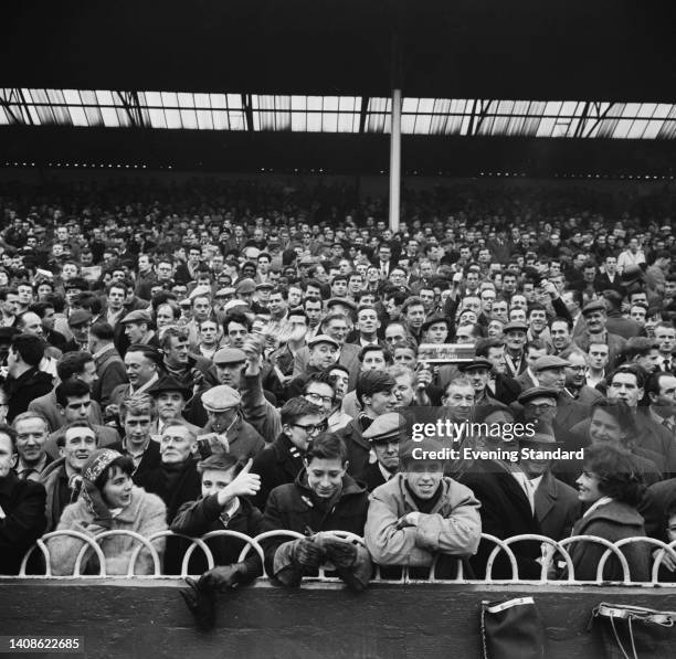 Football Fan With Rattle 5,715 Evening Standard Football Stock Photos, High-Res Pictures, and ...