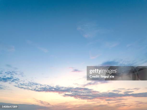 morning glow - sunrise and sky fotografías e imágenes de stock