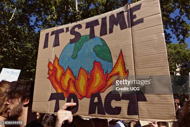 Every Friday skrike. FridaysForFuture movement inspired by Swedish teenager Greta Thunberg. Rome third global climate change strike for future....
