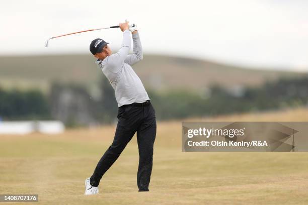 Jordan Spieth of the United States plays a shot on the fifth hole during Day One of The 150th Open at St Andrews Old Course on July 14, 2022 in St...