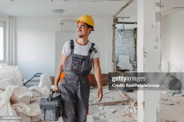 heute ist ein guter tag, um einigen menschen zu helfen - laborer stock-fotos und bilder