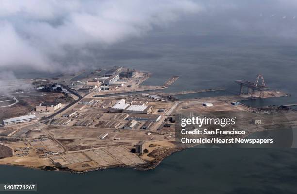 Hunters Point View 180 Hunters Point Naval Shipyard Stock Photos, High-Res Pictures, and ...