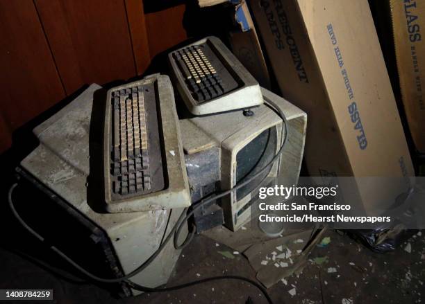 Computer Pc Inside Old Old Desktop Computers Photos and Premium High Res Pictures - Getty Images