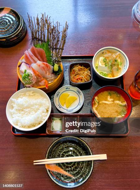 sashimi teishoku - hiyayakko fotografías e imágenes de stock