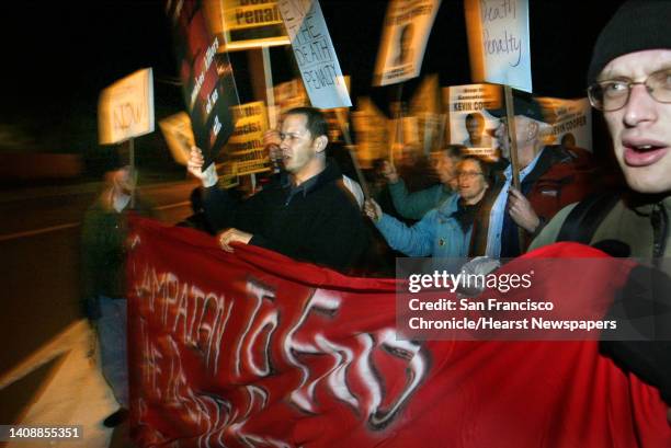 Protesters opposed to the execution of Kevin Cooper lined Sir Francis Drake Blvd, in Larkspur, Ca., on Monday, February 9, 2004. The 200-strong crowd...