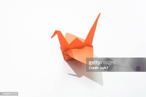 crane - origami a forma di gru foto e immagini stock