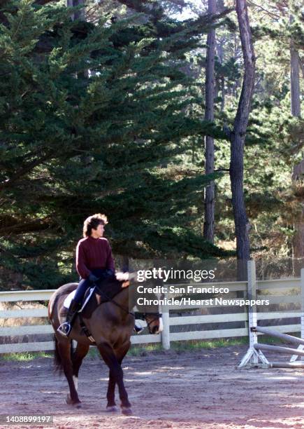 Pebble Rides Pebbles Horse Photos and Premium High Res Pictures - Getty Images
