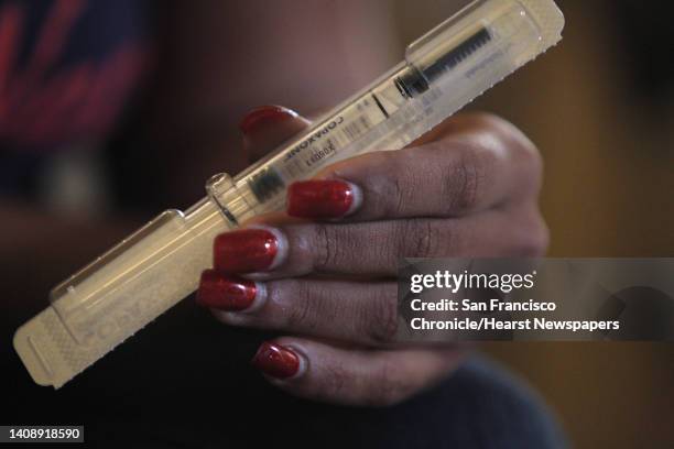 Copaxone Injection Device 25 Copaxone Stock Photos, High-Res Pictures, and Images - Getty Images