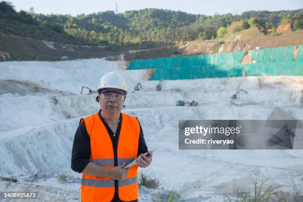 asian male mine worker - china coal mine stockfoto's en -beelden