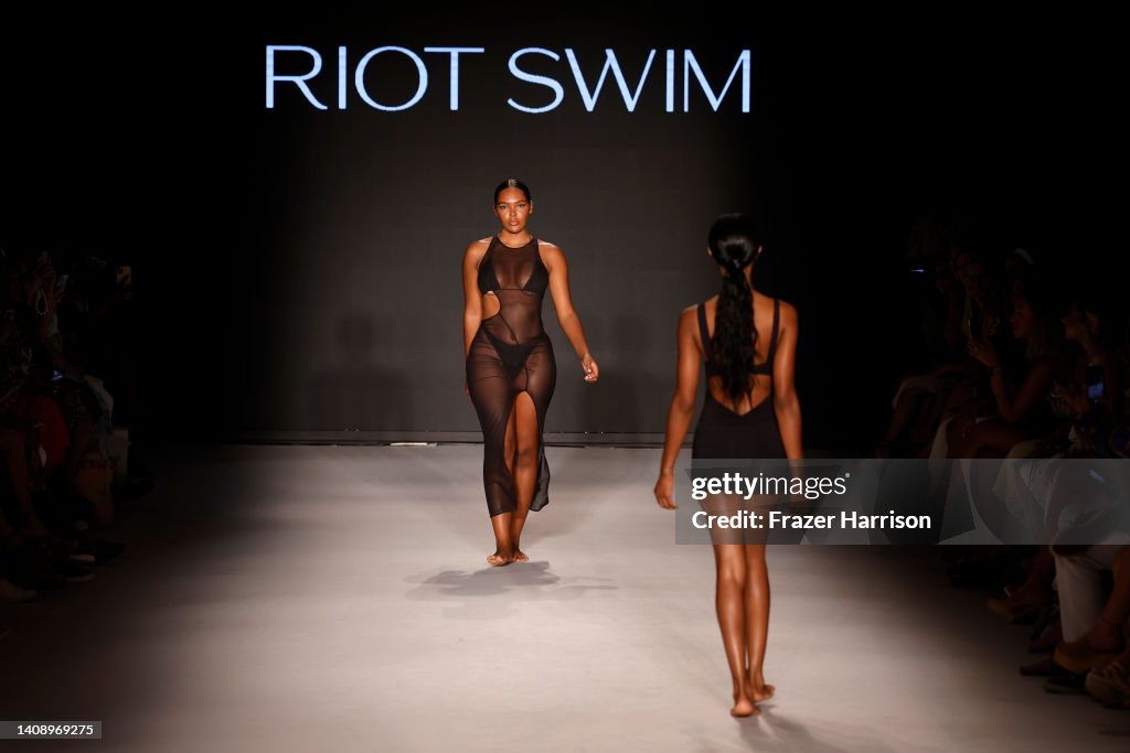 Models walk the runway for Riot Swim Fashion Show during Paraiso... News Photo - Getty Images