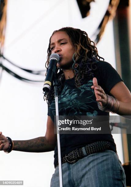 Floerty Singer 570 Floetry Photos & High Res Pictures - Getty Images