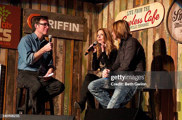 The Roys Craig Havinghurst interviews Elaine and Lee Roys during Music City ...