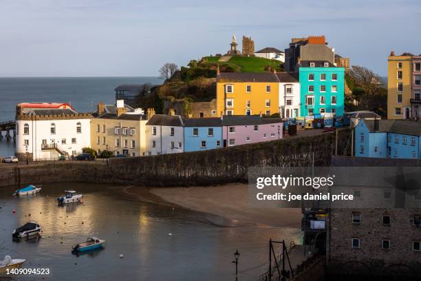 sunny, tenby, pembrokeshire, wales - tenby wales stock pictures, royalty-free photos & images