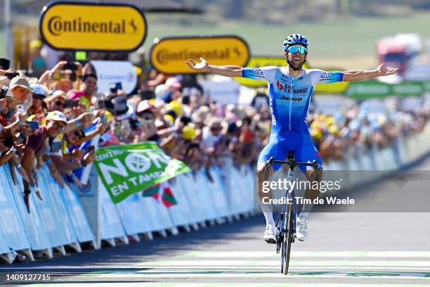 Michael Matthews of Australia and Team BikeExchange - Jayco celebrates winning during the 109th Tour de France 2022, Stage 14 a 192,5km stage from...