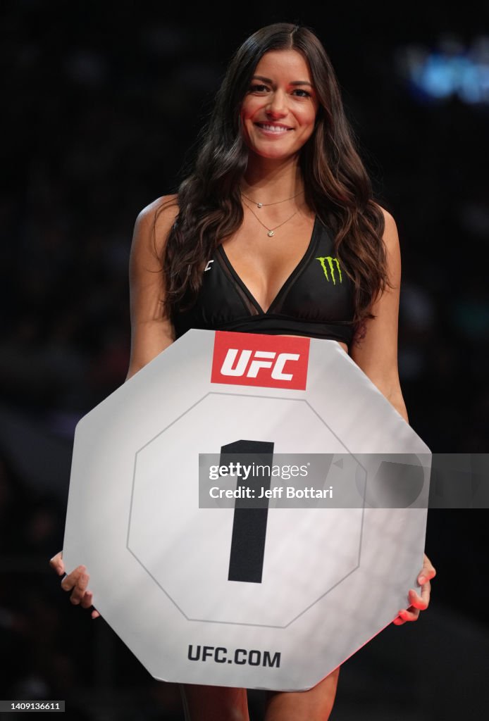 Vanessa Rounded UFC Octagon Girl Vanessa Hanson introduces a round during the UFC ...