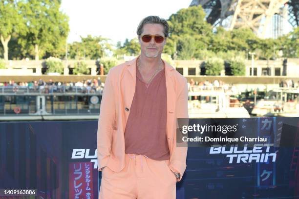 Brad Pitt attends the "Bullet Train" Photocall at Bateau L'Excellence, Port Debilly on July 16, 2022 in Paris, France.