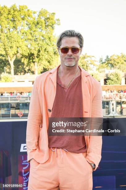 Brad Pitt attends the "Bullet Train" Photocall At Bateau L'Excellence, Port Debilly on July 16, 2022 in Paris, France.