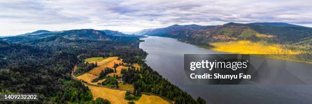 columbia river gorge - estado de washington fotografías e imágenes de stock