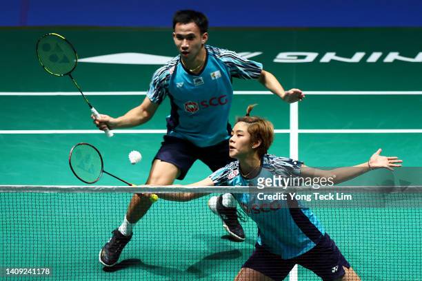 Dechapol Puavaranukroh and Sapsiree Taerattanachai of Thailand compete against Wang Yi Lyu and Huang Dong Ping of China in their mixed doubles final...