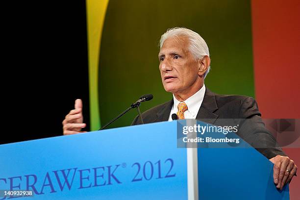 Steven Farris, chairman and chief executive officer of Apache Corp., speaks at the 2012 CERAWEEK conference in Houston, Texas, U.S., on Thursday,...