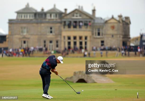 Viktor Hovland of Norway tees off the 18th during Day Four of The 150th Open at St Andrews Old Course on July 17, 2022 in St Andrews, Scotland.