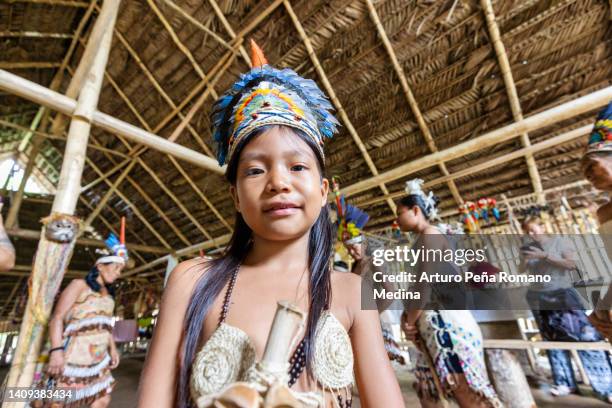 i ticuna (anche magüta, tucuna, tikuna o tukuna) sono un popolo indigeno del brasile, della colombia e del perù. - amazonas colombia foto e immagini stock