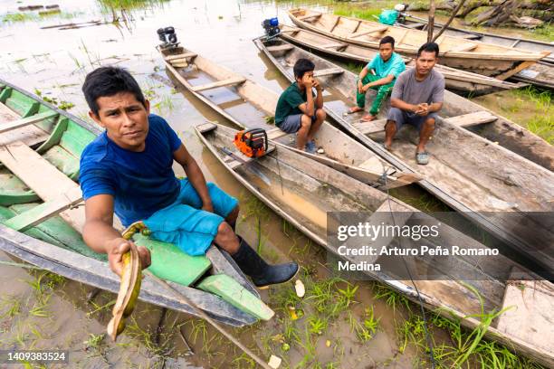 i ticuna (anche magüta, tucuna, tikuna o tukuna) sono un popolo indigeno del brasile, della colombia e del perù. - amazonas colombia foto e immagini stock