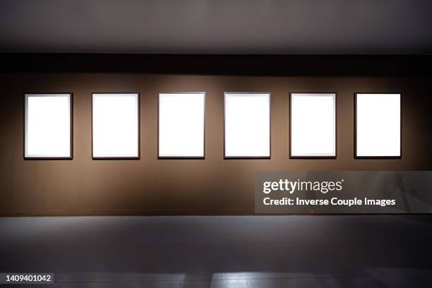 art gallery with empty white color frame - image gallery stock pictures, royalty-free photos & images