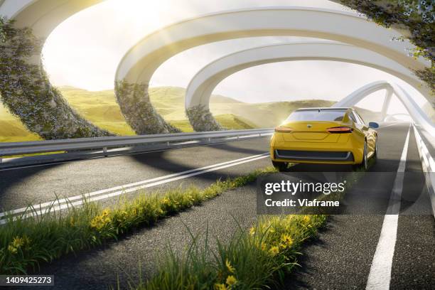 green car tread - mobility photos et images de collection