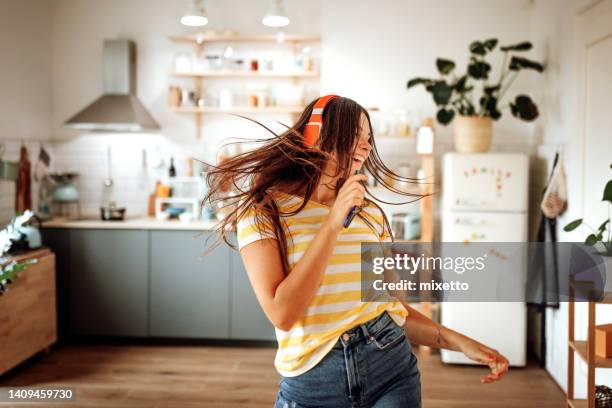feel the vibe! - relax music stock pictures, royalty-free photos & images