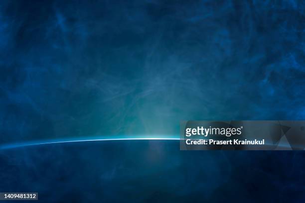 blue rays with blue smoke background - event horizon 個照片及圖片檔