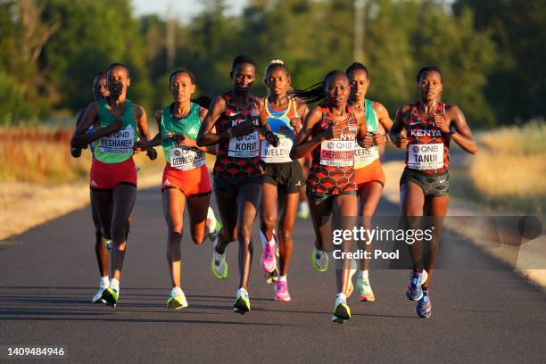 Ababel Yeshaneh of Team Ethiopia, Gotytom Gebreslase of Team Ethiopia, Judith Jeptum Korir of Team Kenya, Ruth Chepngetich of Team Kenya, and Angela...