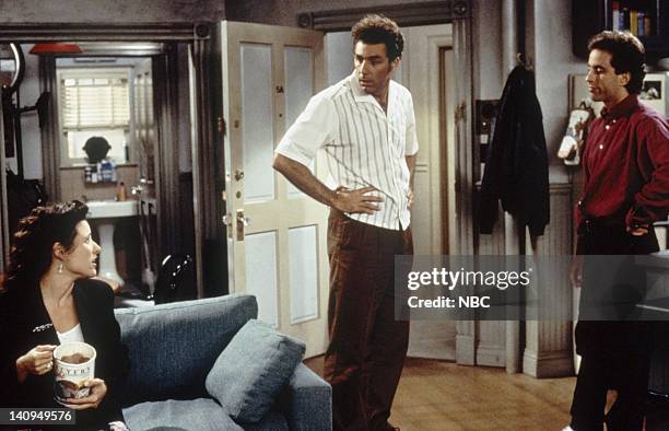 The Sniffing Accountant" Episode 4 -- Pictured: Julia Louis-Dreyfus as Elaine Benes, Michael Richards as Cosmo Kramer, Jerry Seinfeld as himself --...