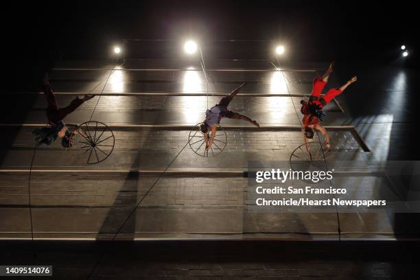 Invistable Flying Rope 20 The Invisible Rope Stock Photos, High-Res Pictures, and Images ...