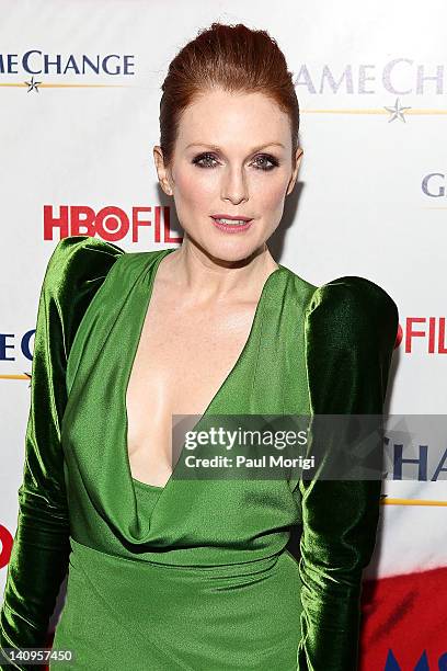 Actress Julianne Moore arrives to the "Game Change" premiere at The Newseum on March 8, 2012 in Washington, DC.