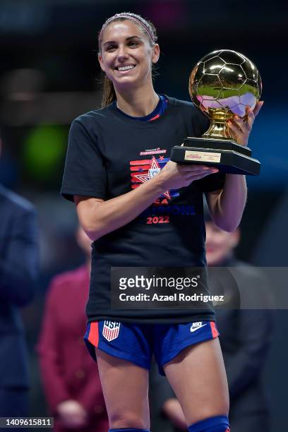 Alex Morgan of USA poses with the Best Player award after the championship match between United States and Canada as part of the 2022 Concacaf W...