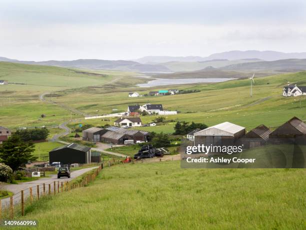 the hamlet of twatt on mainland shetland, scotland, uk. - see loch duich stock-fotos und bilder