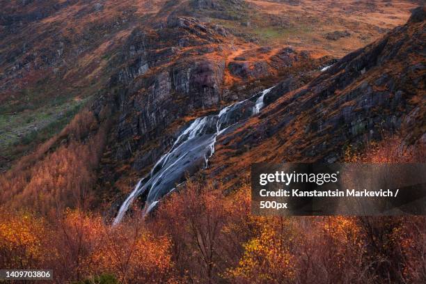 high angle view of mountain during autumn,gleninchaquin park,ireland - gleninchaquin stock-fotos und bilder