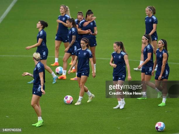 Spain players warm up during the UEFA Women's Euro 2022 Spain training session at Brighton & Hove Community Stadium on July 19, 2022 in Brighton,...