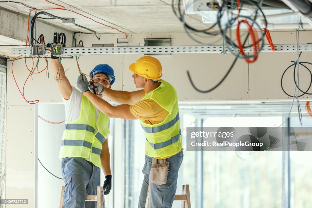 Ich muss dieses Kabel hier schneiden