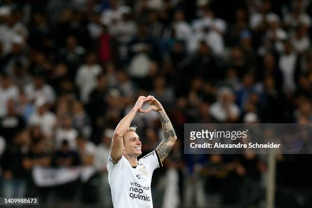 Roger Guedes of Corinthians celebrates after scoring the first goal of his team during a match between Corinthians and Coritiba as part of...