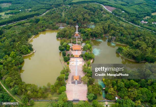 tu duc tomb from above - tomb stock pictures, royalty-free photos & images