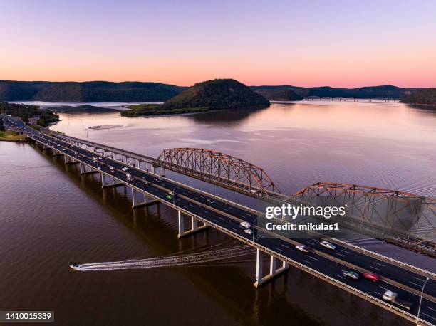hawesbury river bridge - hawkesbury river bridge stock pictures, royalty-free photos & images