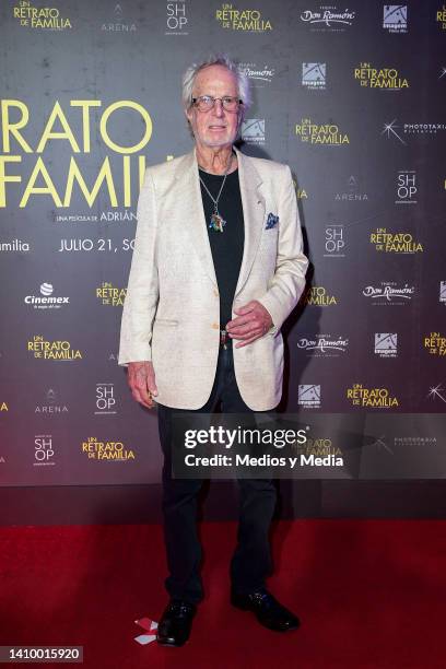 Hugo Stiglitz poses for a photo on the red carpet during the premiere of "Un Retrato De Familia" at Cinemex Antara Polanco on July 20, 2022 in Mexico...