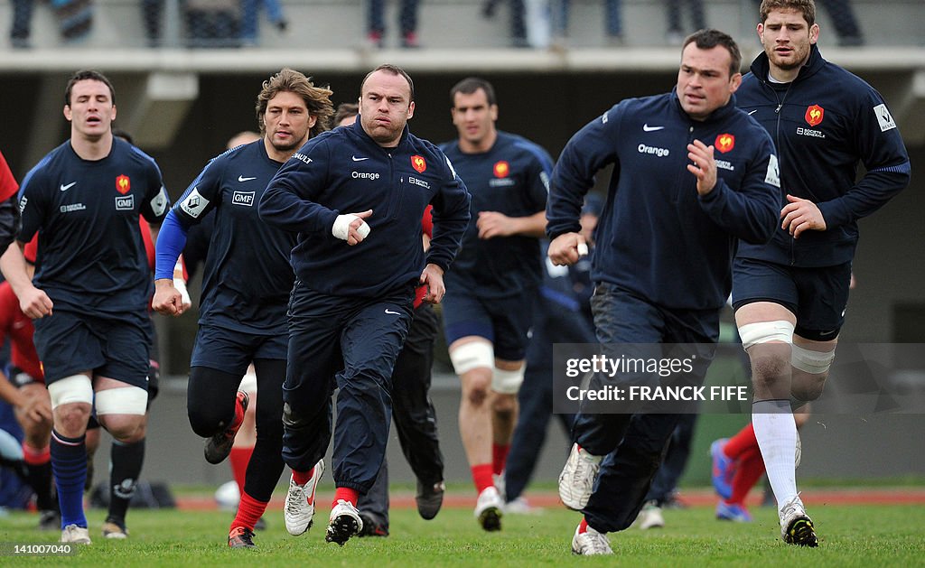 Ff Rugby France's Rugby Union national team players run during a training ...