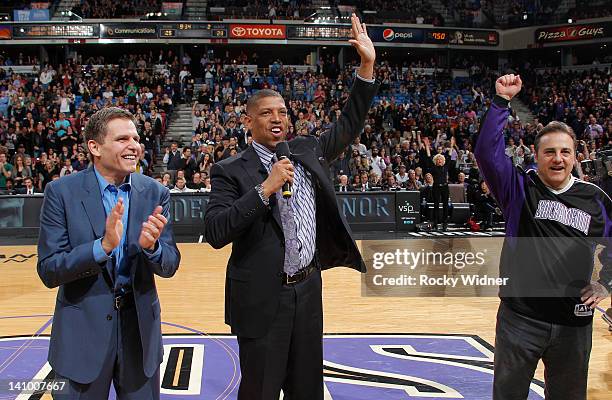 Sacramento mayor Kevin Johnson and owners Joe Maloof and Gavin Maloof of the Sacramento Kings address the fans in attendence of the game between the...