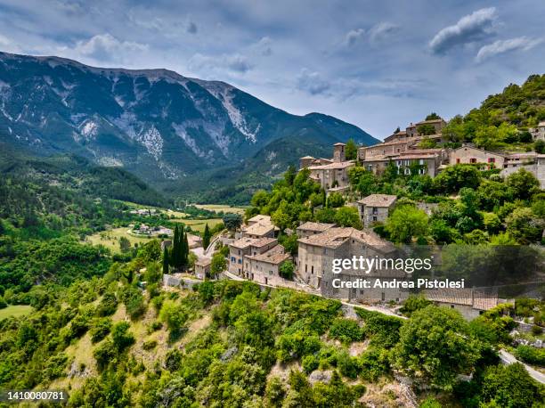 brantes village under mont ventoux, provence, france - drome stock pictures, royalty-free photos & images