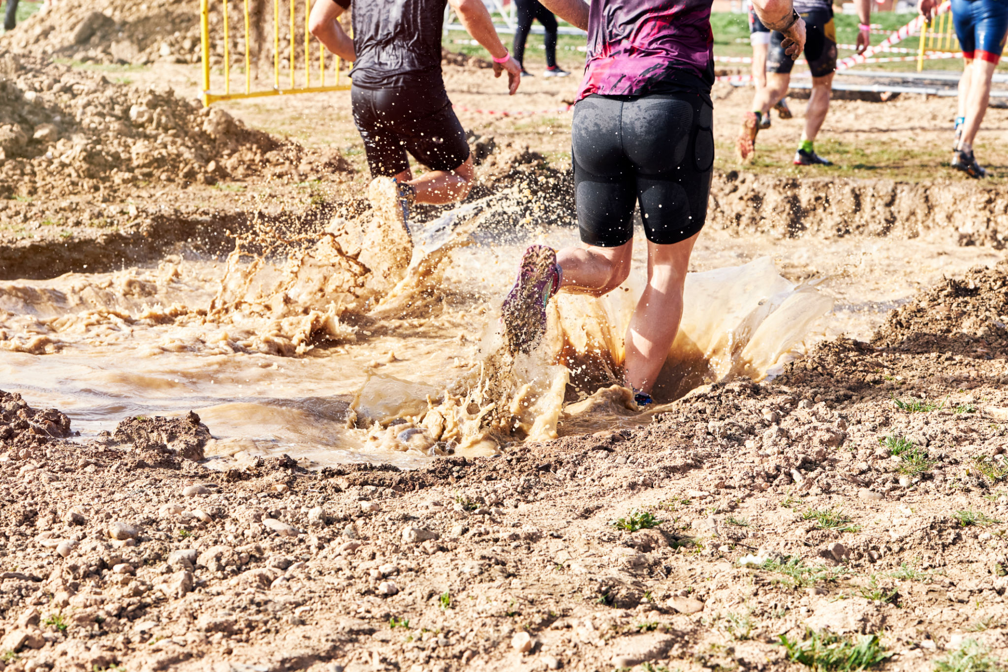people running mud
