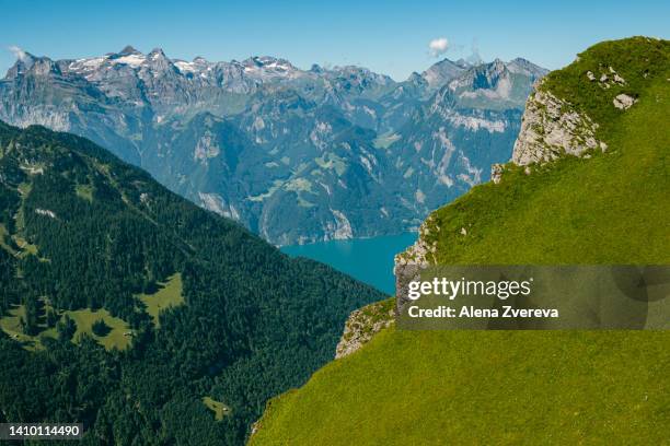 mounrains and the lake - alena zvereva stockfoto's en -beelden