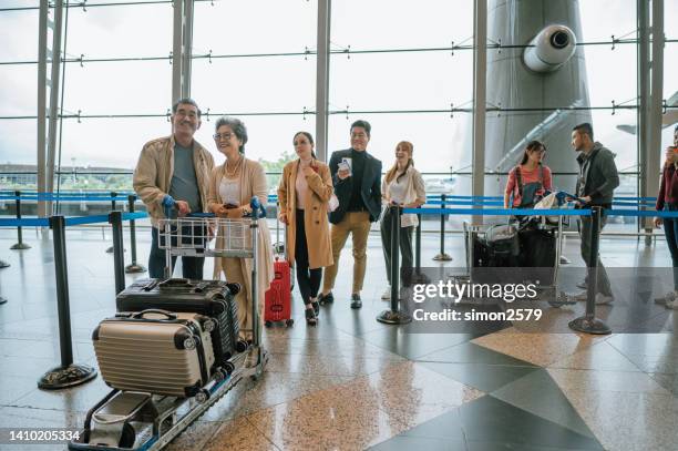Check In Airplane Airline Checkin Counter Photos and Premium High Res Pictures - Getty Images